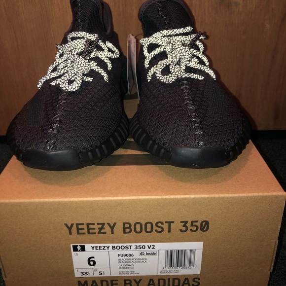 Yeezy Boost 350 V2“ALL BLACK”Non-Reflective Size 6 - Picture 2 of 4